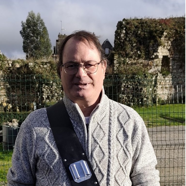 Charles Hinault, professeur de batterie